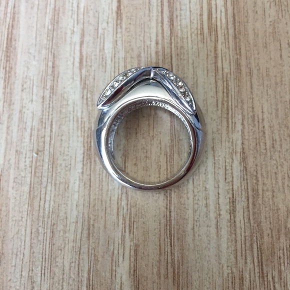 Camille Lucie Ring . Stylish - Picture 3 of 4